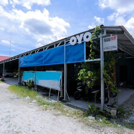 Oyo 2692 Penginapan Mba Ros Banjarbaru Esterno foto