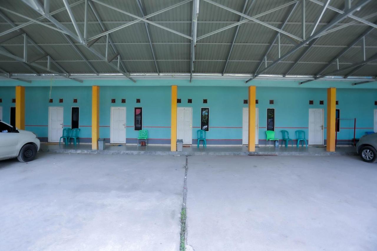 Oyo 2692 Penginapan Mba Ros Banjarbaru Esterno foto