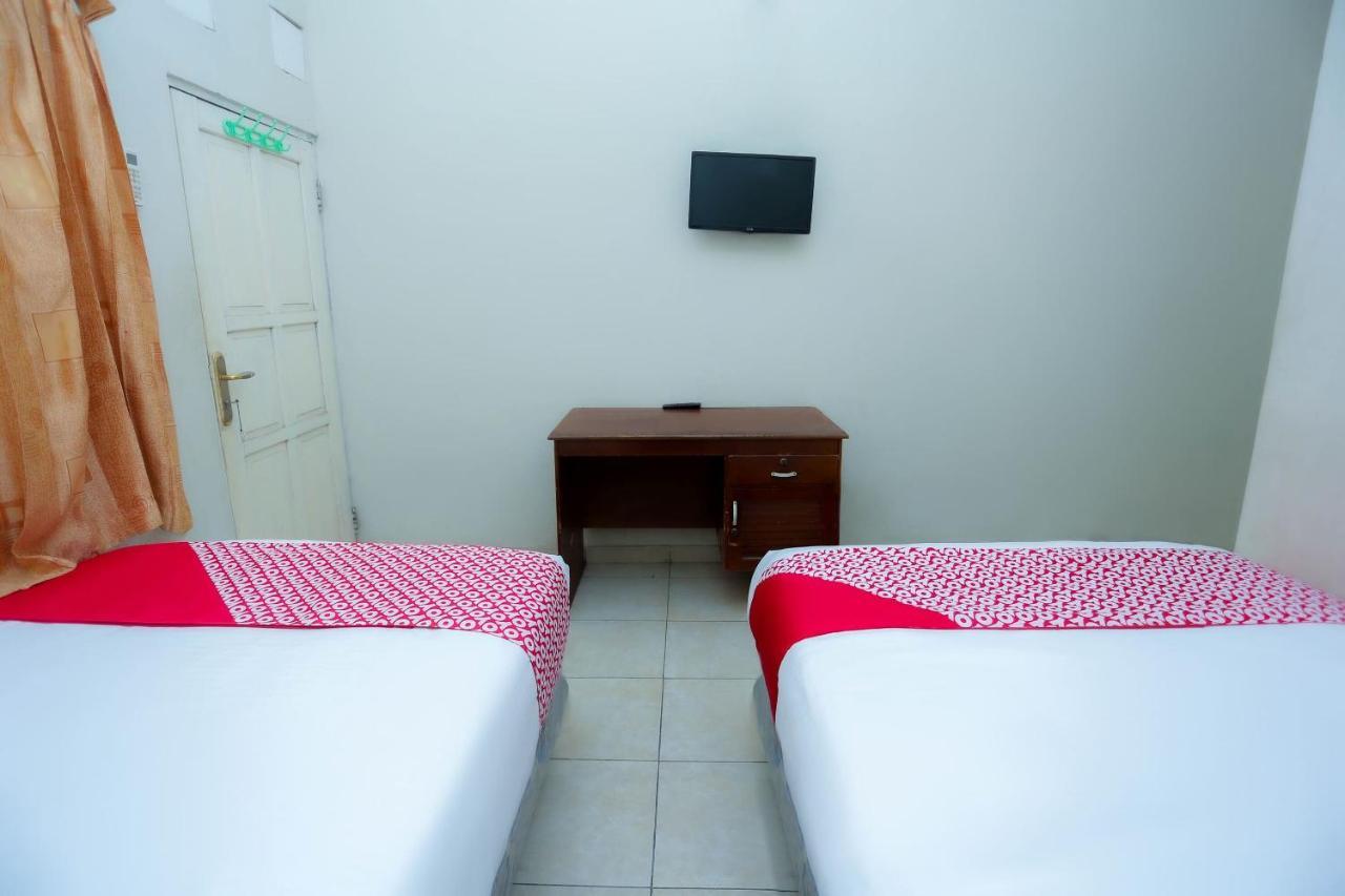 Oyo 2692 Penginapan Mba Ros Banjarbaru Esterno foto
